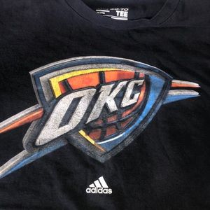 Adidas black t-shirt with OKC  basketball 🏀